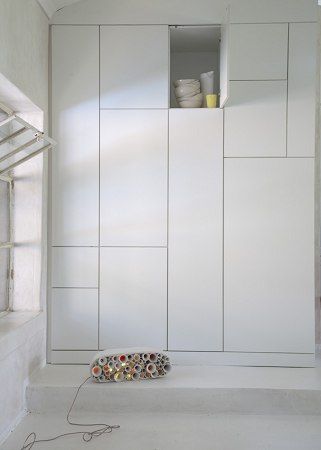 Ungenutzte Flächen nutzen – Stauraumlösungen bis unter die Decke – 170QM